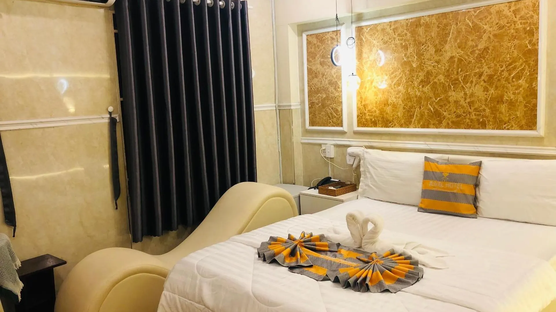 Jewel Hotel Ho Chi Minh City 0*,  Vietnam